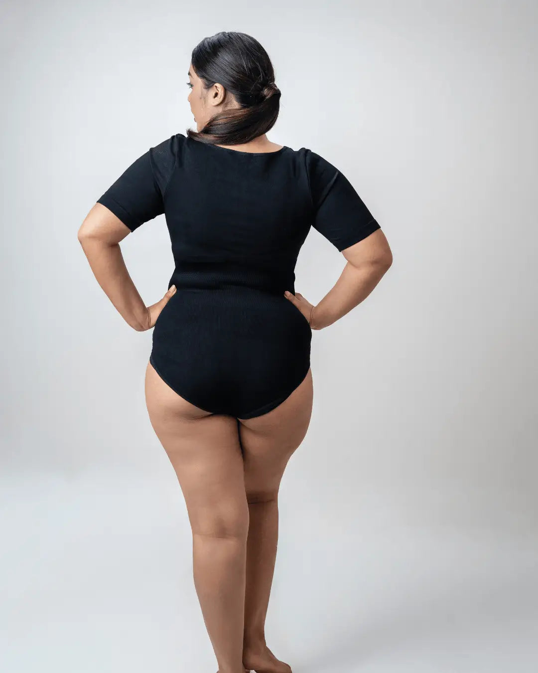 Scoop Neck Shapewear Bodysuit - Half sleeve